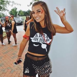 Meet your Posher, Emily